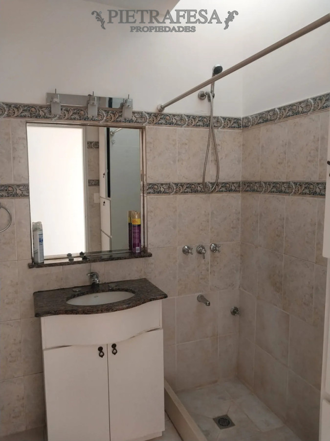 Apartamento ID.15740 - Apartamento en alquiler, 2 dormitorios, 2 baños, cochera. Pocitos.