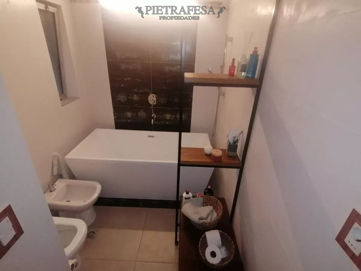 Apartamento ID.6325 - Apartamento en venta 2 dormitorios, 2 baños, patio y barbacoa, Maldonado, Palermo. 