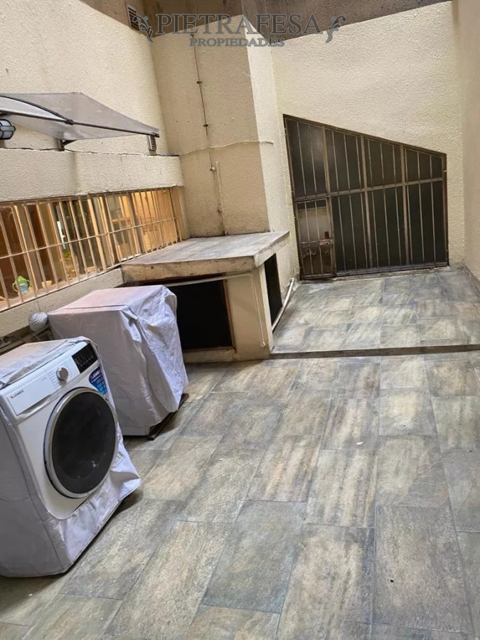 Apartamento ID.6052 - Apartamento en venta 4 dormitorios, 3 baños y patio- Zelmar Michelini -Centro