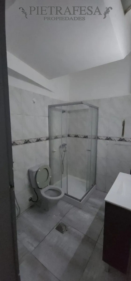 Apartamento ID.13567 - Apto en venta con renta 1 dormitorio, 1 baño y patio-La Comercial 