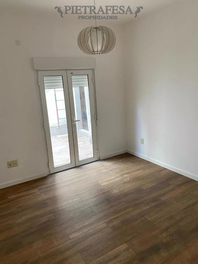 Apartamento ID.11184 - Apto en venta con renta 2 dormitorios, 1 baño, patio-Tres Cruces