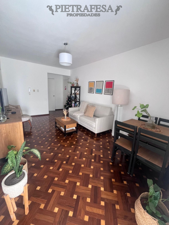 Apartamento ID.15129 - Apartamento en venta, 2 dormitorios, 1 baño, patio. Villa Miñoz.