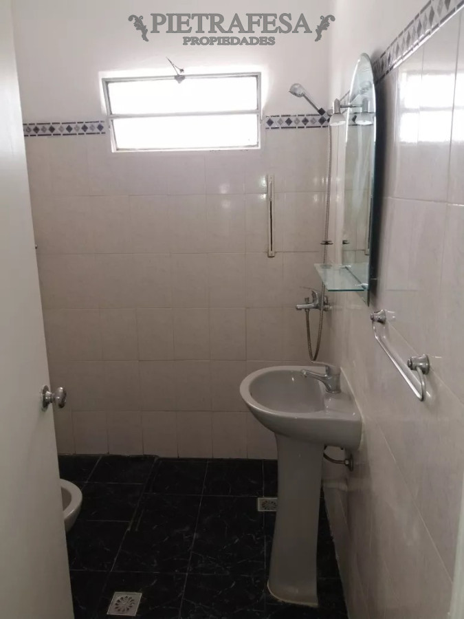 Apartamento ID.8877 - Apto con renta en venta 2 dormitorios y balcón-Hipólito Mordellie