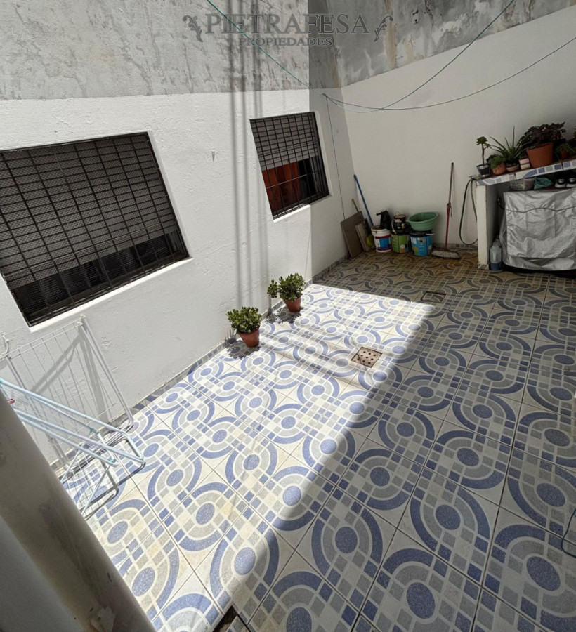 Apartamento ID.15129 - Apartamento en venta, 2 dormitorios, 1 baño, patio. Villa Miñoz.