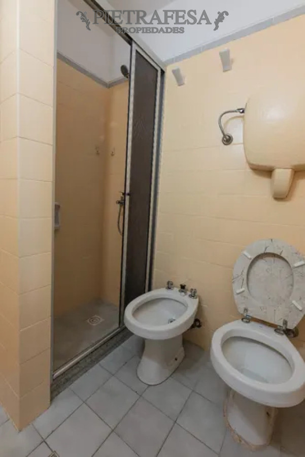 Apartamento ID.13586 - Apartamento en alquiler, 2dormitorios, 1baño, balcón, cochera. Buceo.