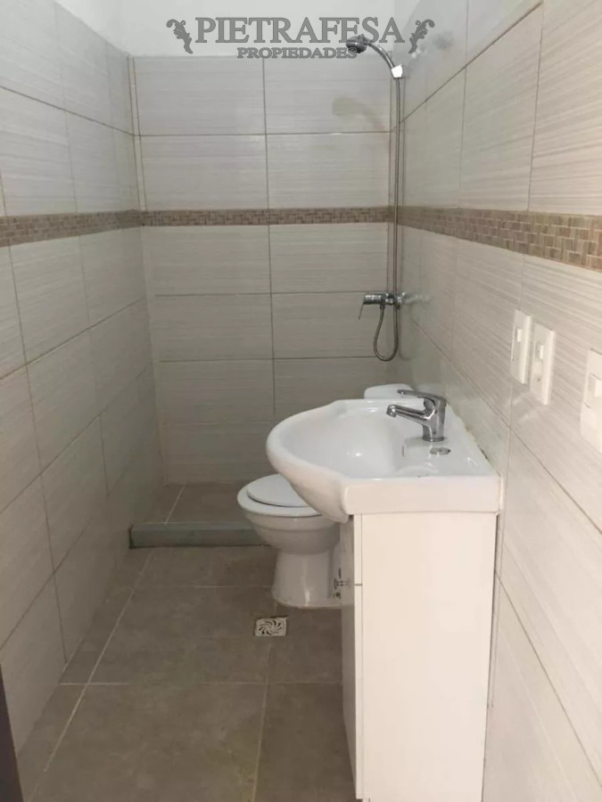 Apartamento ID.11115 - Apto con renta 2 dormitorios, 1 baño-Colón