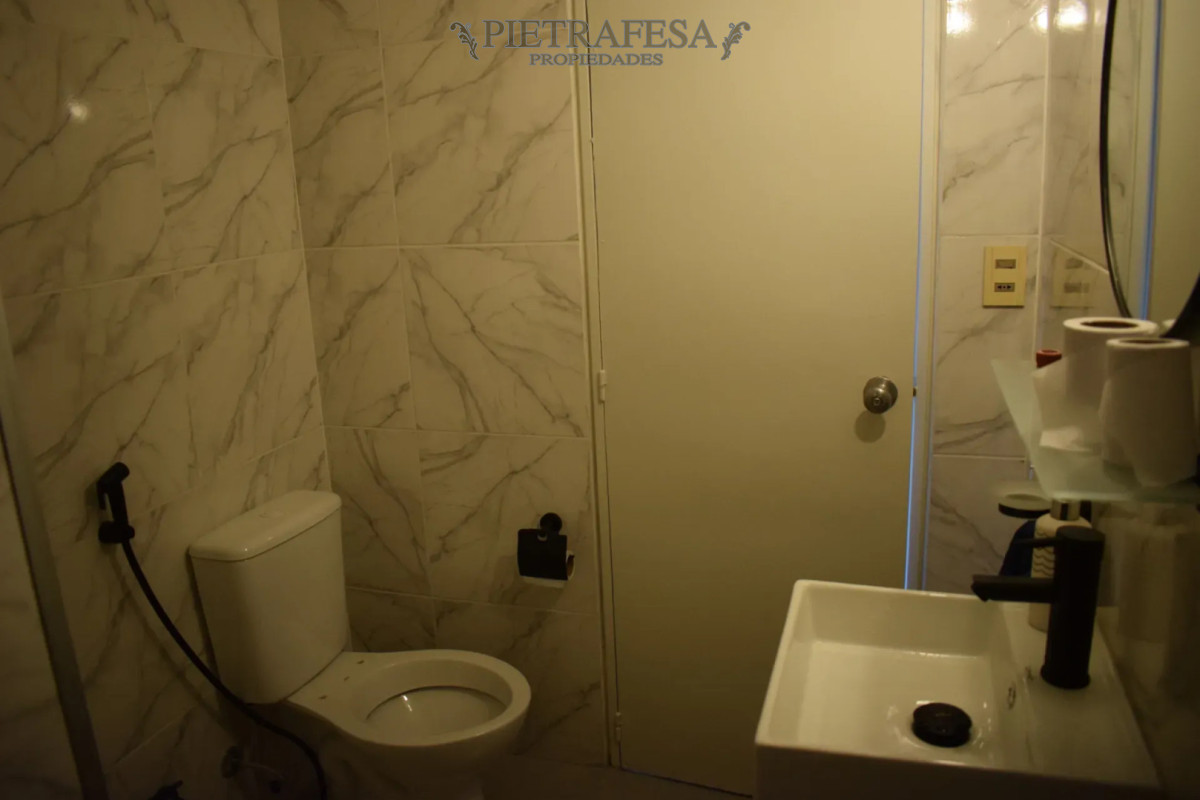 Apartamento ID.15431 - Apartamento en venta, 2 dormitorios, 1 baño, terraza lavadero. Centro.
