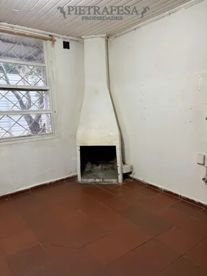 Apartamento ID.13912 - Apartamento en alquiler, 1 dormitorio, 1 baño, patio. Colon.