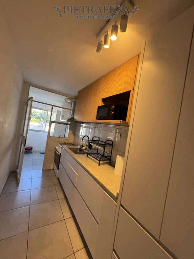 Apartamento ID.14649 - Apartamento en alquiler, 2 dormitorios, 1 baño, terraza lavadero. Pocitos.