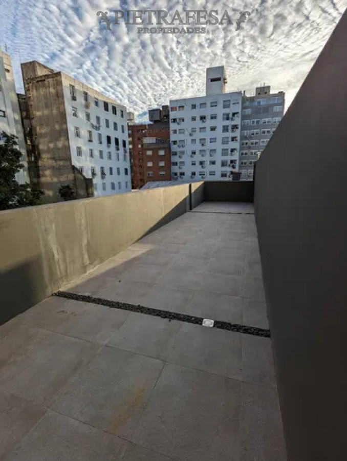 Apartamento ID.14340 - Apartamento en alquiler, monoambiente, 1 baño, patio. Cordón.