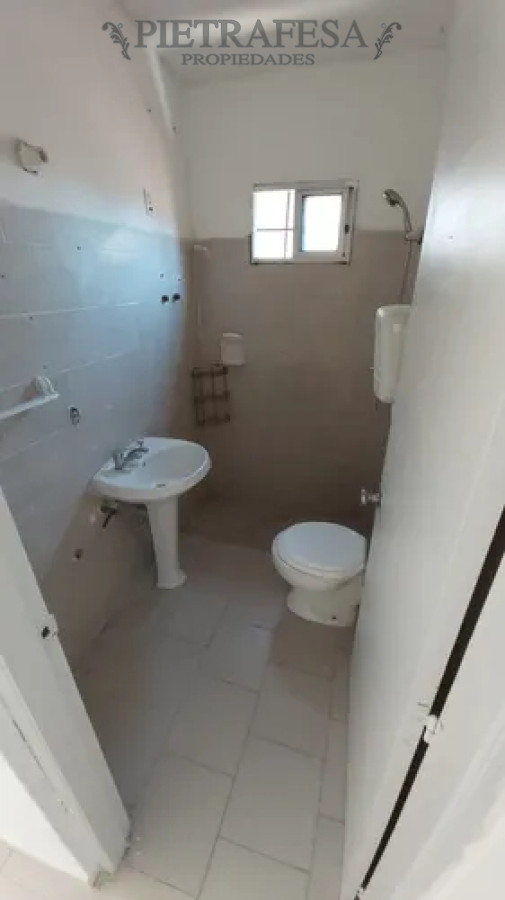 Apartamento ID.13619 - Apartamento en alquiler, 1dormitorio, 1baño, patio. Colon.
