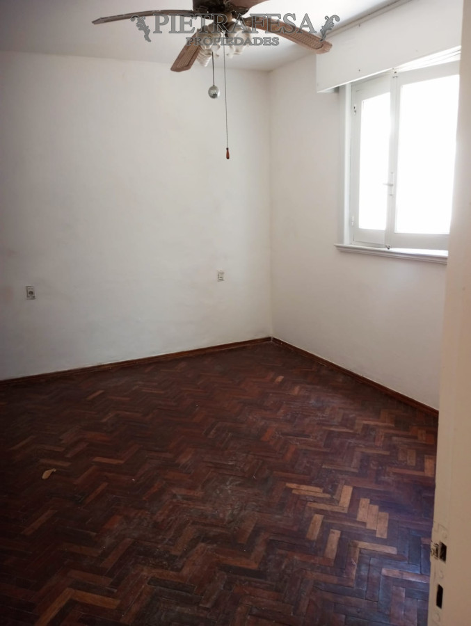 Apartamento ID.12937 - 2 Apartamentos en venta con renta 1 dorm, 1 baño, azotea-Brazo Oriental