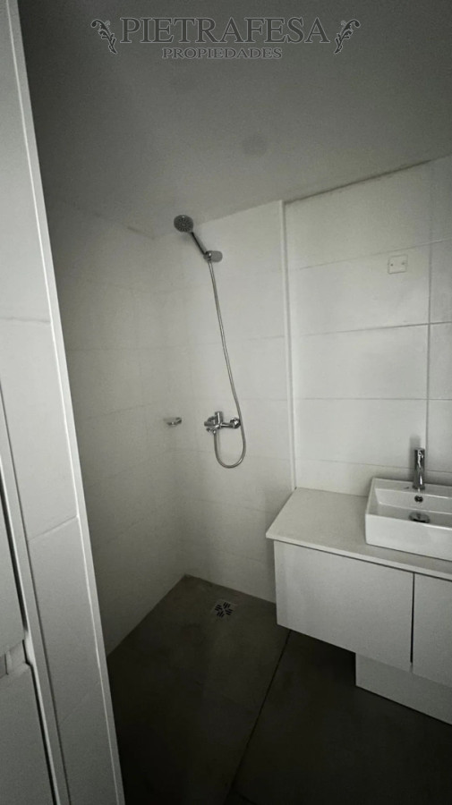 Apartamento ID.15691 - Apartamento en venta, monoambiente, 1 baño, terraza. Gastos bajos. Pocitos.