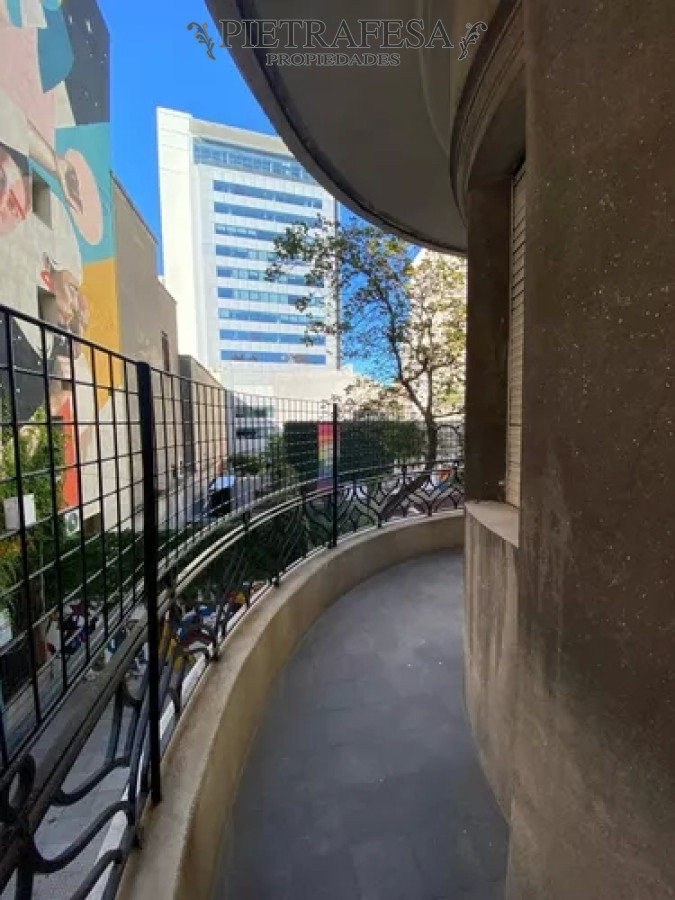 Apartamento ID.9297 - Apartamento en alquiler, 3dorm, 2 baños. Ciudad Vieja.