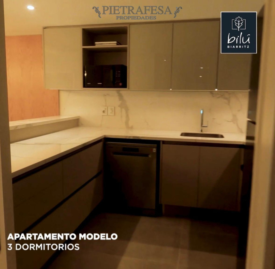 Apartamento ID.14255 - Apartamento de lujo Punta Carretas · 3 dormitorios · 4 baños · a metros del mar!