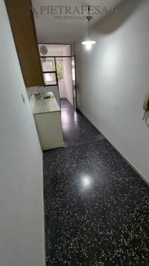 Apartamento ID.13902 - Apartamento en alquiler, 2 dormitorios, 1 baño, terraza lavadero. Pocitos.