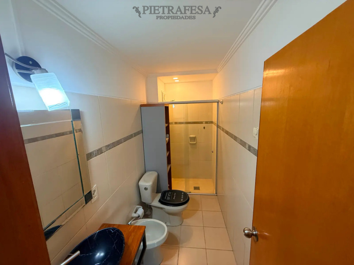 Apartamento ID.15777 - Apartamento en venta, 2 dormitorios, 1 baño, terraza, garaje. Aguada.
