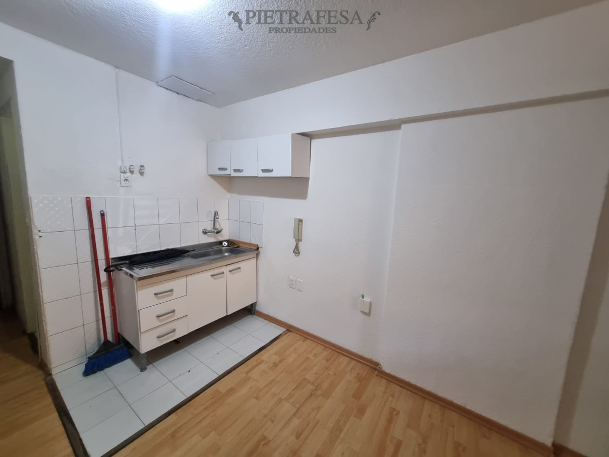 Apartamento ID.14648 - Apartamento, Monoambiente en Alquiler con divisiones - Cordón 