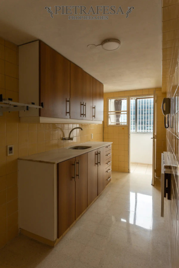 Apartamento ID.15435 - Apartamento en venta, 2 dormitorios, 1 baño, terraza lavadero. Aguada.