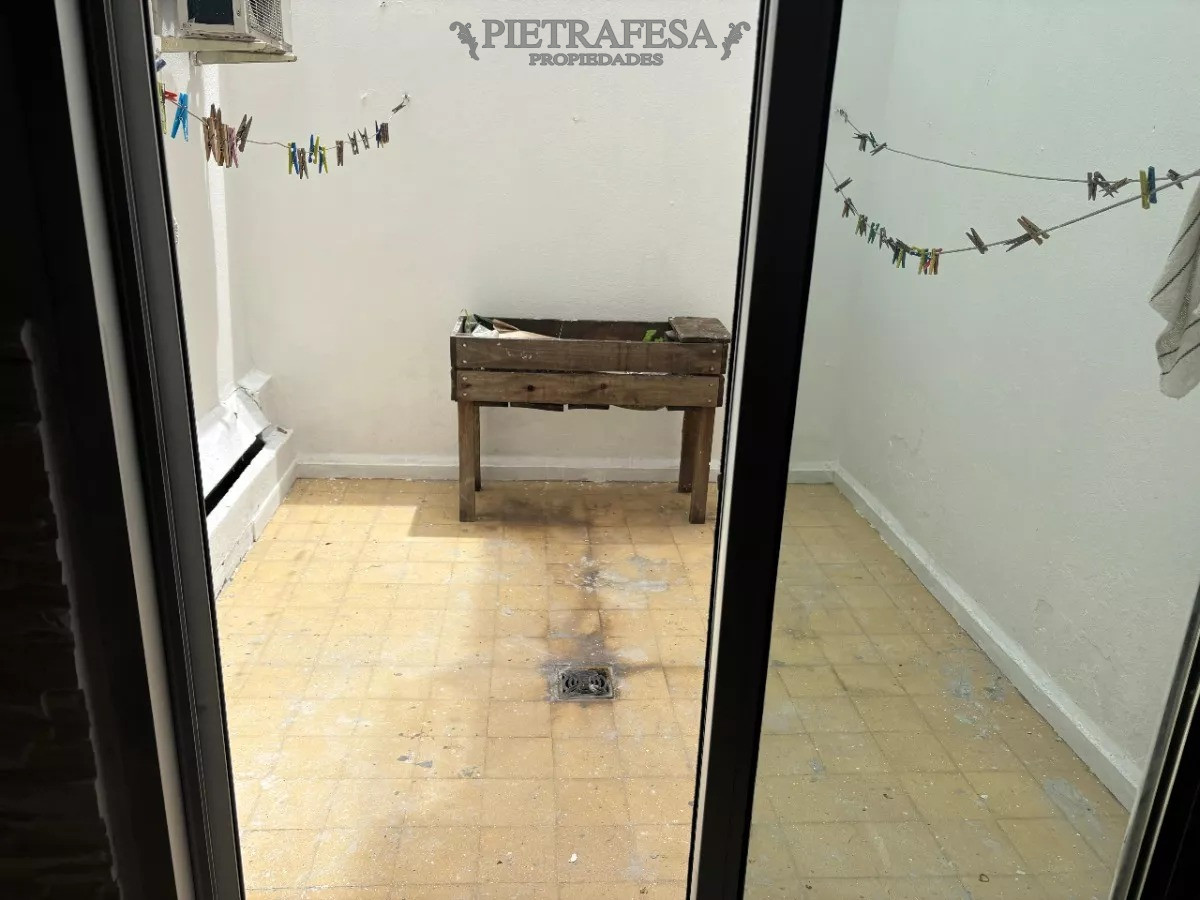 Apartamento ID.12128 - Apto en venta con RENTA 2 dormitorios, patio-Centro 