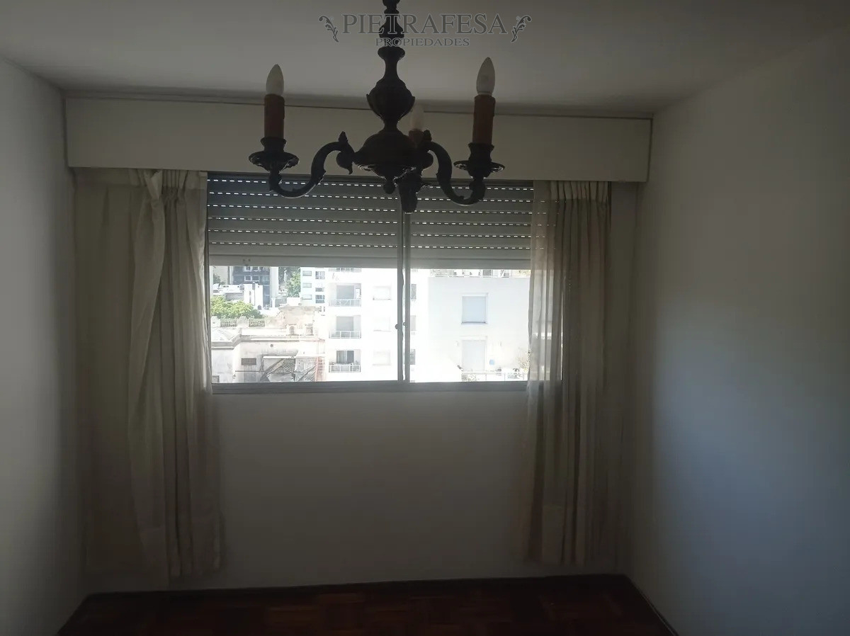 Apartamento ID.15034 - Apartamento en venta, 2 dormitorios, 1 baño, terraza. Centro.