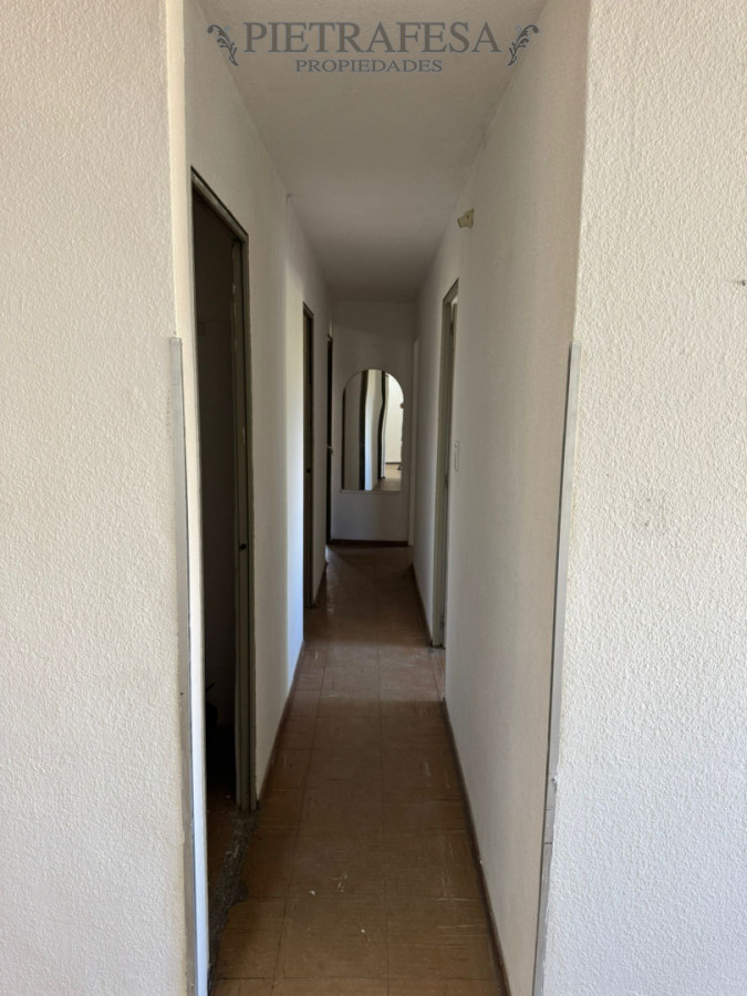 Apartamento ID.15107 - Apartamento en venta, 4 dormitorios, 2 baño-Colón