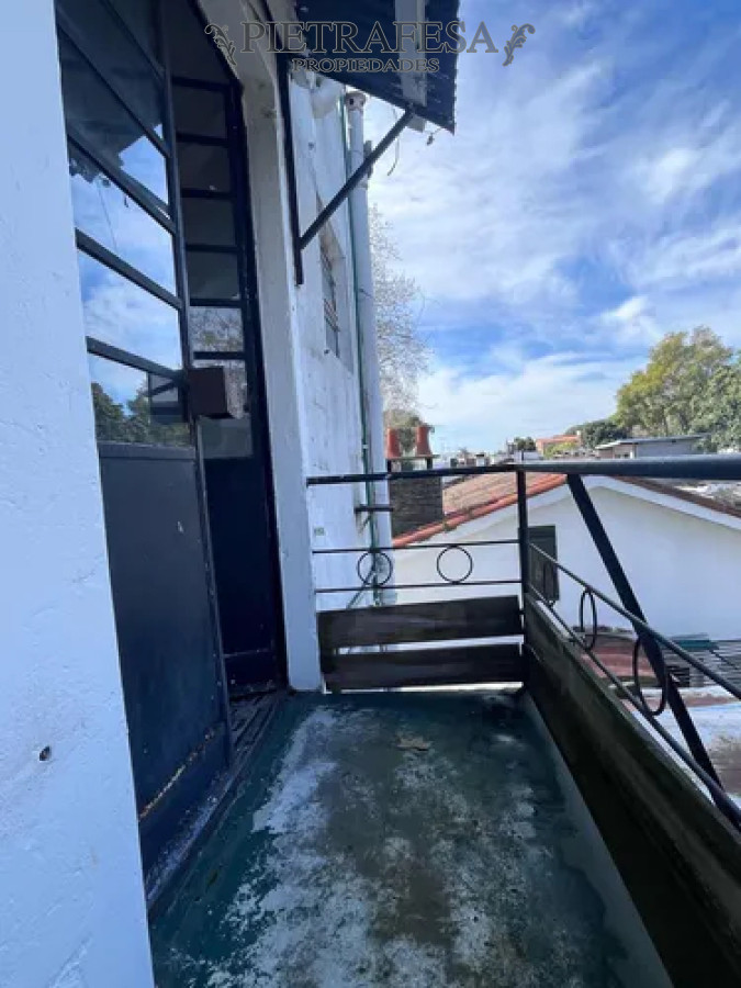 Apartamento ID.14182 - Apartamento en alquiler, 1 dormitorio, 1 baño, balcón, patio. Colon. 