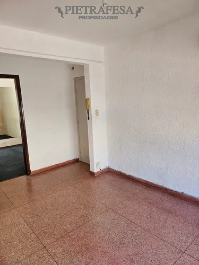 Apartamento ID.13524 - Apartamento en alquiler, 2dormitorios, 1baño, balcón. Bella Vista.