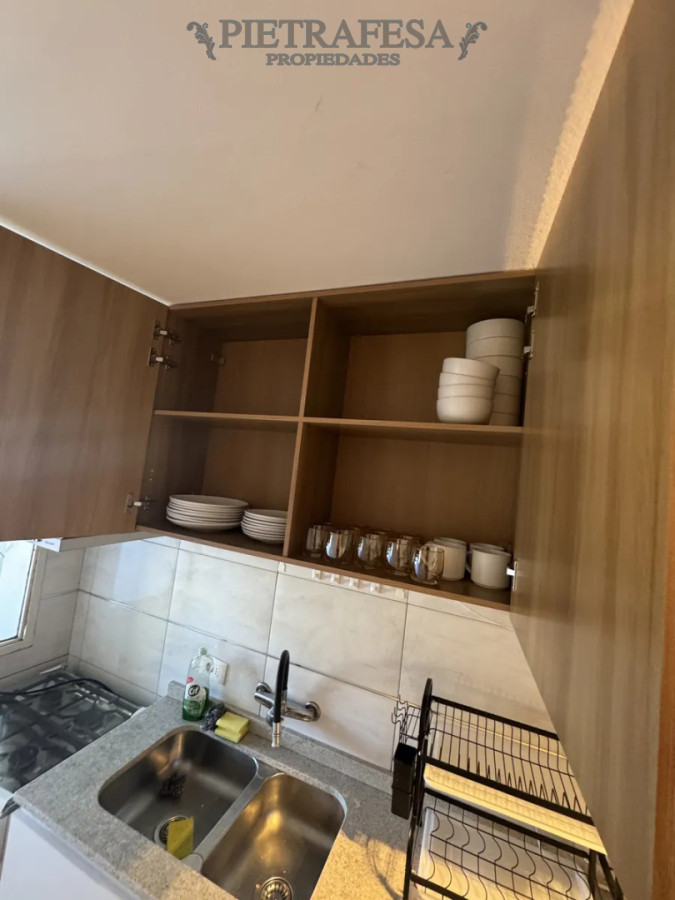 Apartamento ID.14649 - Apartamento en alquiler, 2 dormitorios, 1 baño, terraza lavadero. Pocitos.