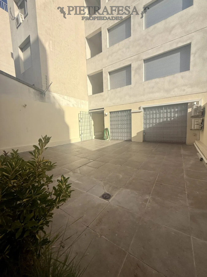 Apartamento ID.15326 - Apartamento en venta, 2 dormitorios, 2 baños, terraza, patio, garaje. Malvin.