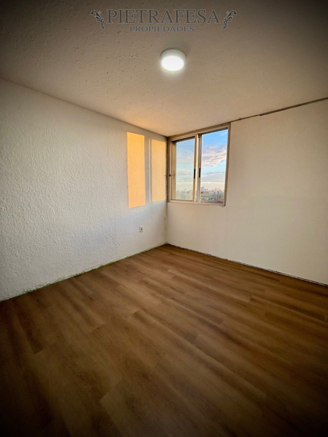 Apartamento ID.4531 - Apartamento en venta 3 dormitorios, 1 baño, terraza - Cno Carrasco-Malvin Norte