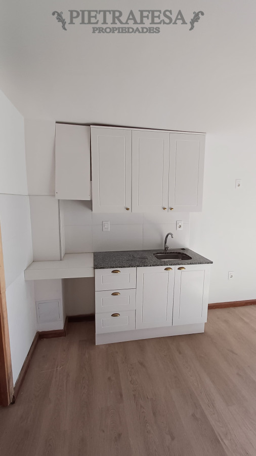 Apartamento ID.13721 - Dúplex en venta, 2 dorm, 1 baño, garaje-Tres Cruces