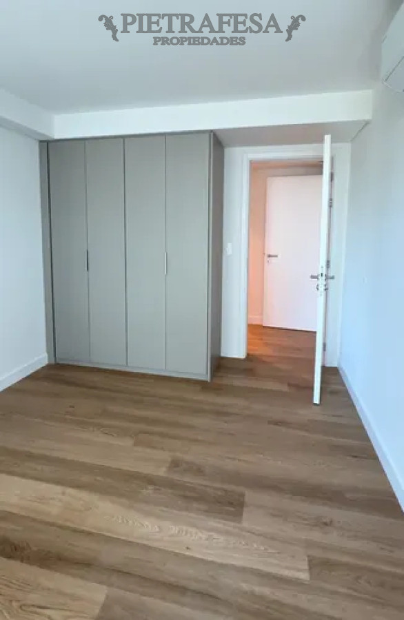 Apartamento ID.13272 - Apartamento en alquiler, 2dormitorios, 2baños, terraza, garaje. Punta Carretas.