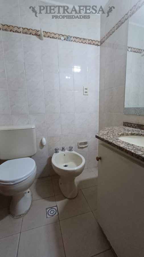 Apartamento ID.12318 - Apartamento en alquiler, 4dormitorios, 3baños, terraza, garaje. Pocitos.