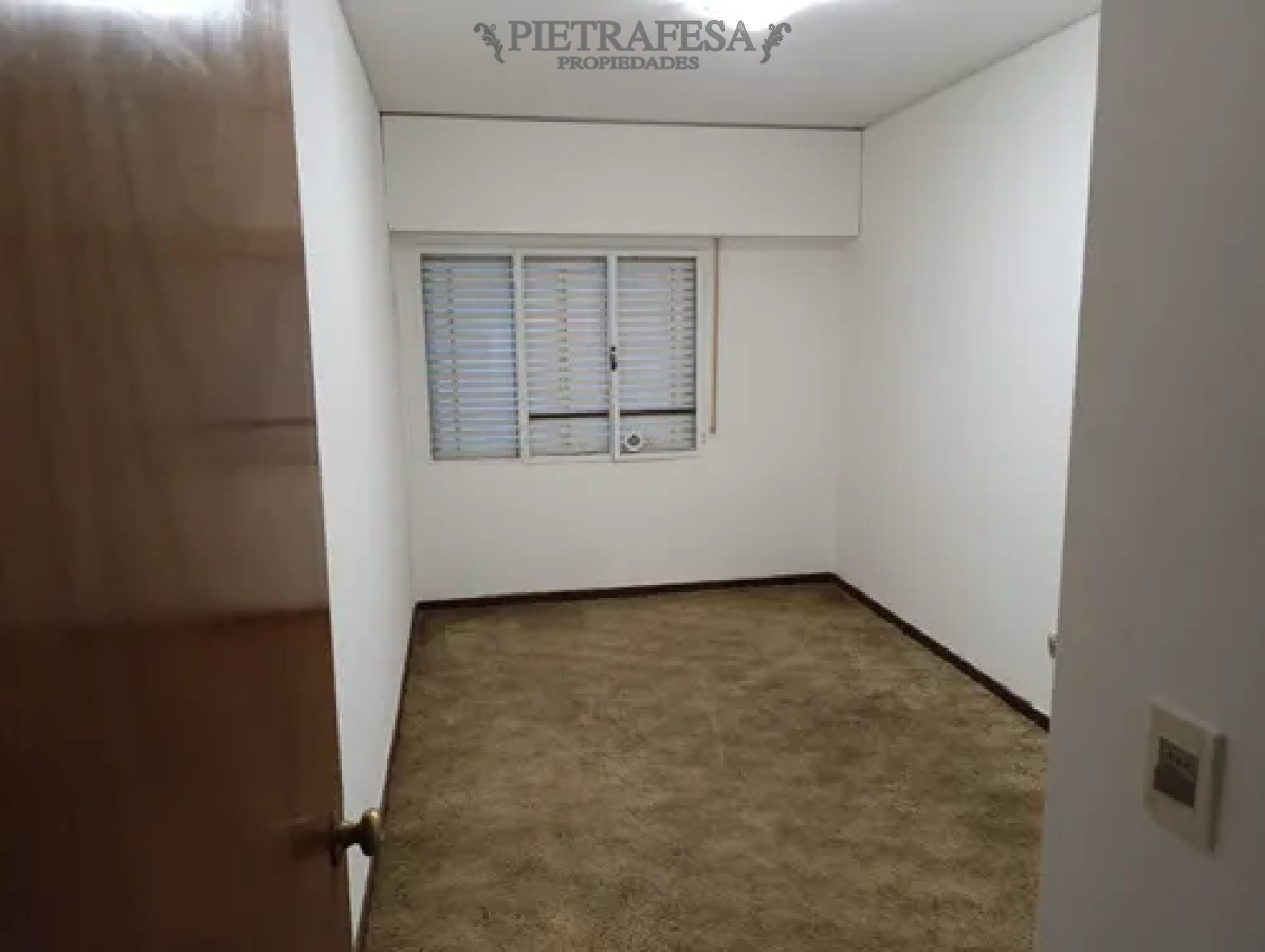 Apartamento ID.13649 - Apartamento en alquiler, 3dormitorios, 2baños, terraza, garaje. Villa Biarritz.