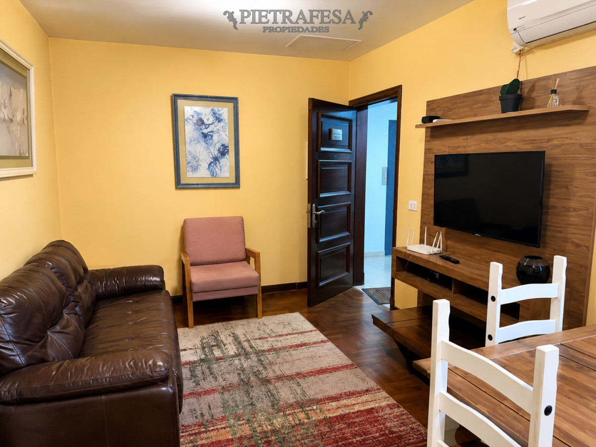 Apartamento ID.15715 - Apartamento en venta, 3 dormitorios, 1 baño. Centro.