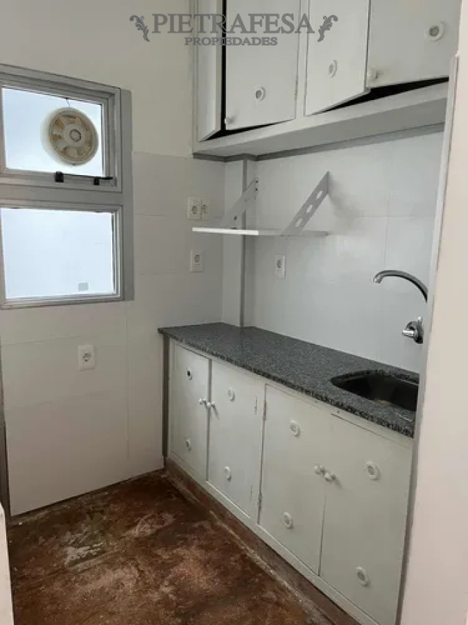 Apartamento ID.13369 - Apartamento en alquiler, 1dormitorio, 1baño, patio. Pocitos.