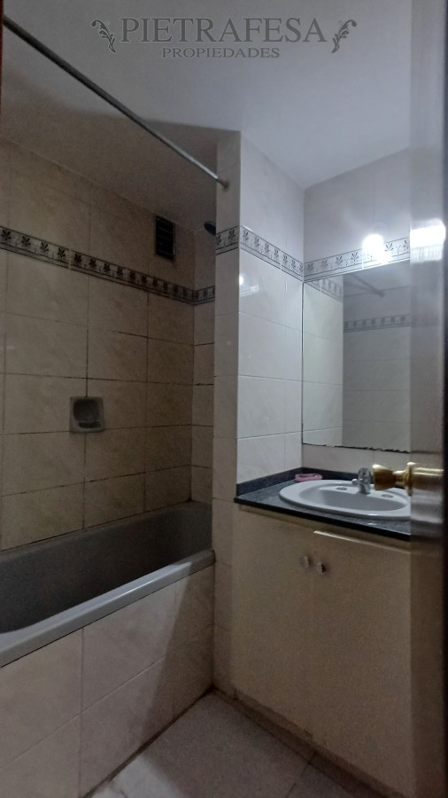 Apartamento ID.12318 - Apartamento en alquiler, 4dormitorios, 3baños, terraza, garaje. Pocitos.