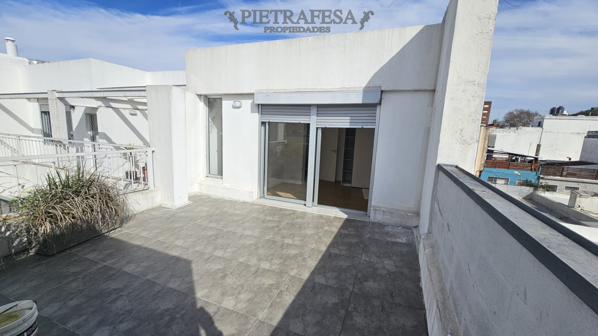 Apartamento ID.8119 - Apartamento en alquiler, 1 dormitorios, 1 baño y patio-Magallanes- Palermo