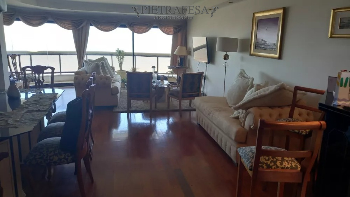 Apartamento ID.8989 - Apto en venta 3 dormitorios, 5 baños, terraza y gaje-Pocitos