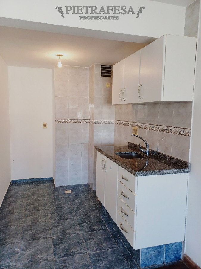 Apartamento ID.9011 - Apartamento en alquiler, Monoambiente, 1 baño, terraza. Centro.