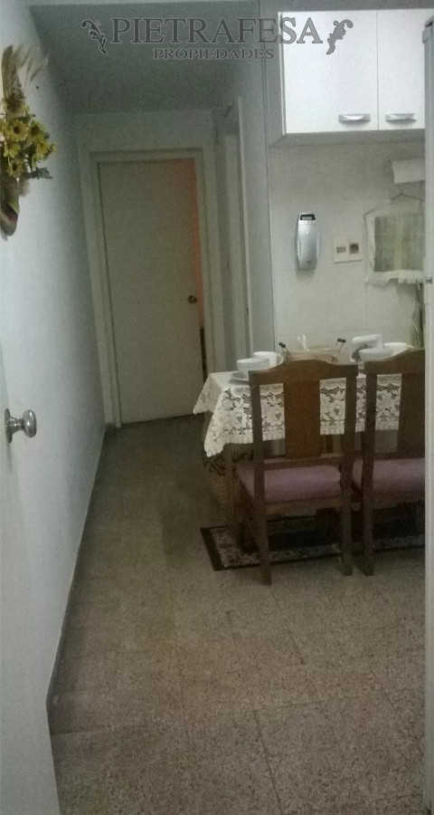 Apartamento ID.6468 - Apartamento en venta -CON RENTA 1 dormitorio , 1 baño y patio- Canelones- Ciudad Vieja. 