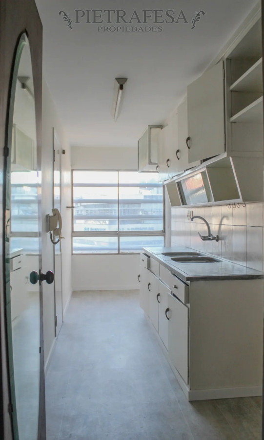 Apartamento ID.7198 - Apartamento en venta 3 dormitorios, 3 baños y garaje-Avenida Libertador- Centro