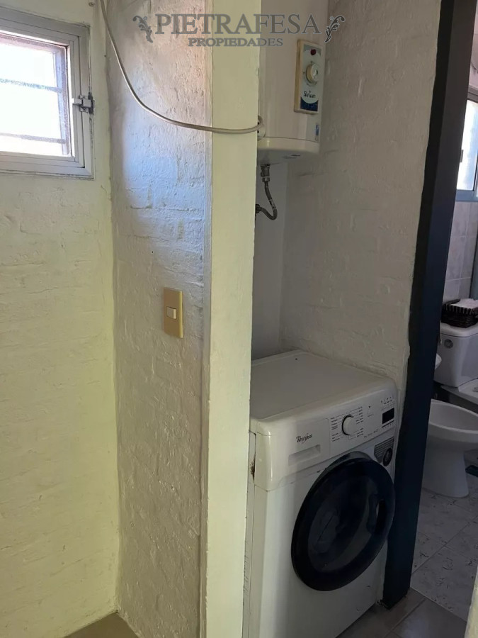 Apartamento ID.11916 - Dúplex en venta 2 dormitorios, 1 baño, patio -Colón