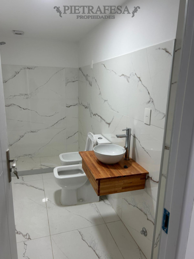 Apartamento ID.15021 - Apartamento en venta, 2 dormitorios, 1 baño, terraza con parrillero. Palermo.