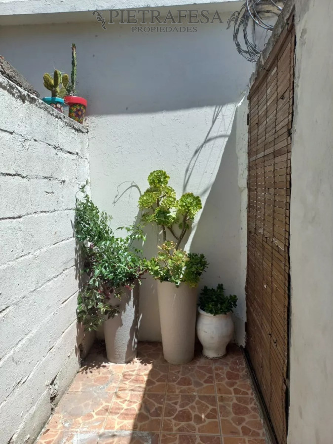 Apartamento ID.12395 - Apto en alquiler  1 dormitorio, 1 baño y patio-Jacinto Vera, 