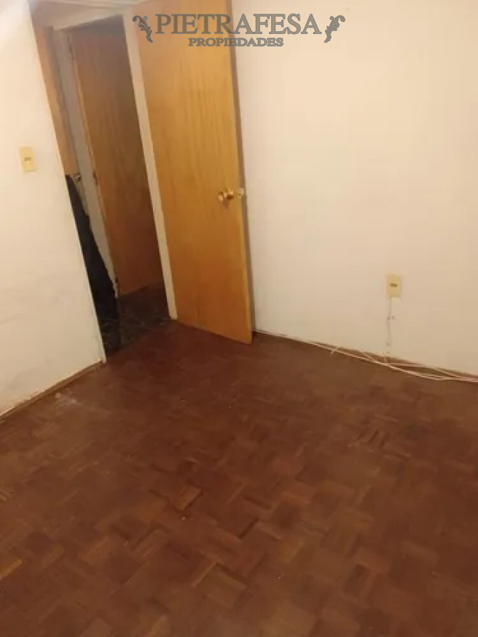 Apartamento ID.13901 - Apartamento en alquiler, 2 dormitorios, 1 baño, terraza lavadero. Cordón.