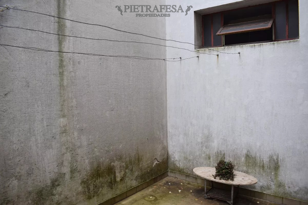 Apartamento ID.12550 - Apto en venta 5 dormitorios, 2 baños, patio-Cordón 