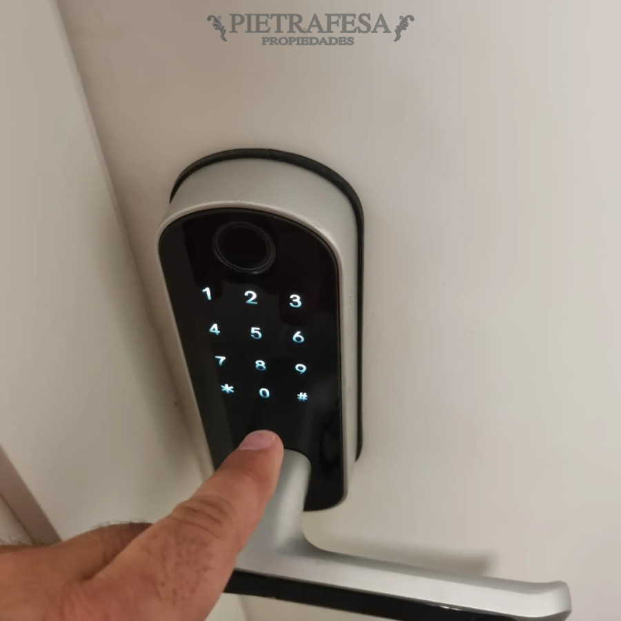 Apartamento ID.15379 - Penthouse en venta, 1 dormitorio, 1 baño, terraza con parrillero. Amueblado. Cordón.