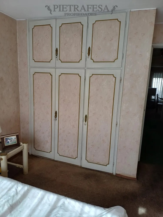 Apartamento ID.14221 - Apartamento en Pocitos, 3 dormitorios, 2 baños y Garage a metros del mar